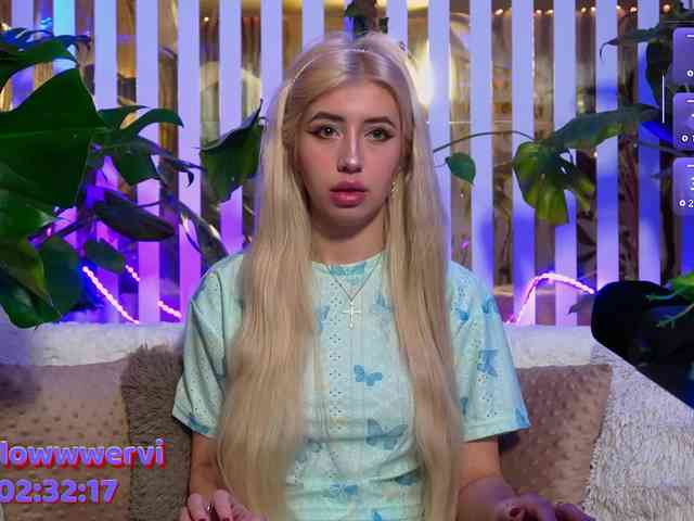 FlowwwerGirl webcam