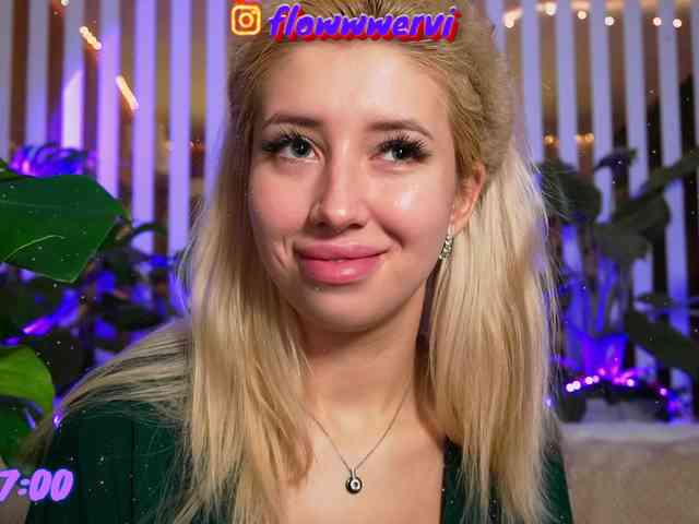 FlowwwerGirl webcam