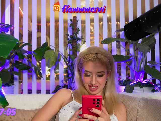 FlowwwerGirl webcam