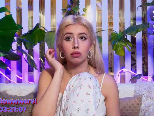 FlowwwerGirl webcam