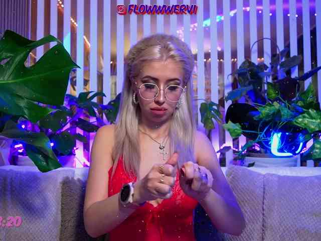 FlowwwerGirl webcam