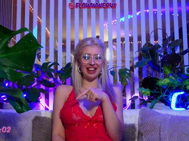 FlowwwerGirl webcam