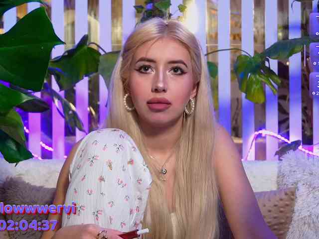 FlowwwerGirl webcam