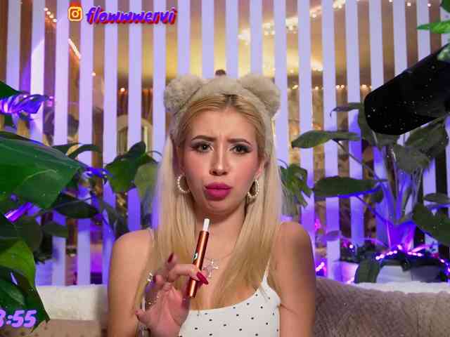 FlowwwerGirl webcam