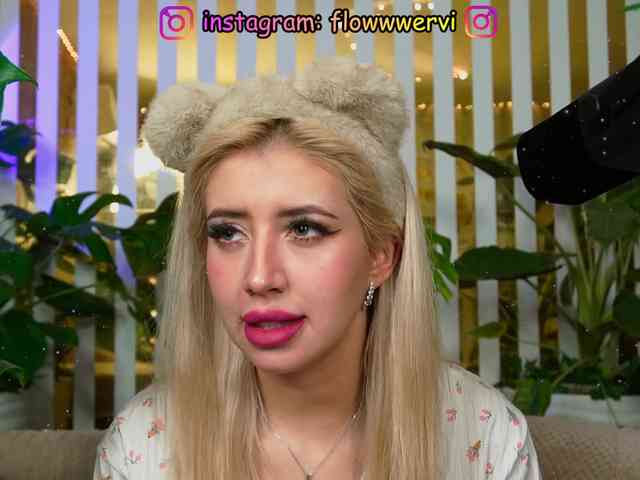 free live cam sex MiaLiaHot