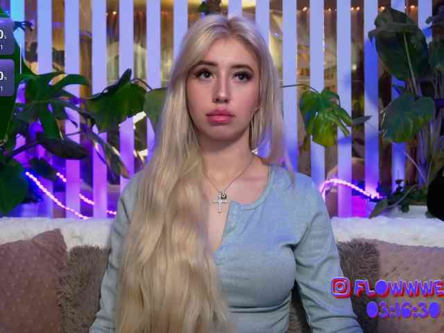 FlowwwerGirl webcam