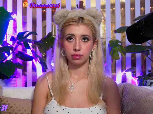 FlowwwerGirl webcam