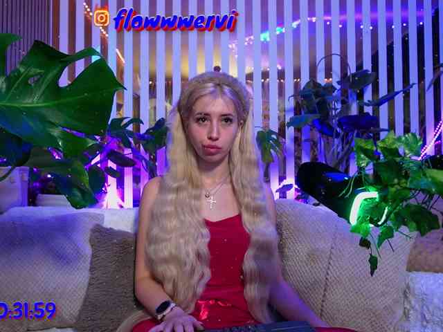 FlowwwerGirl webcam