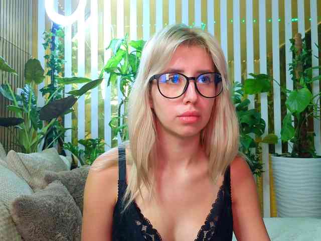 MiaLiaHot Live Webcam on BongaCams