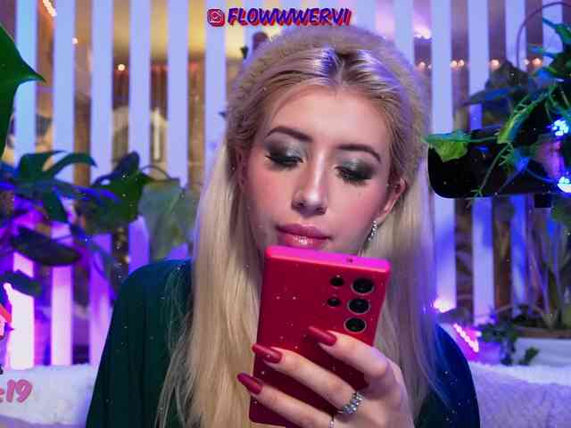 FlowwwerGirl webcam