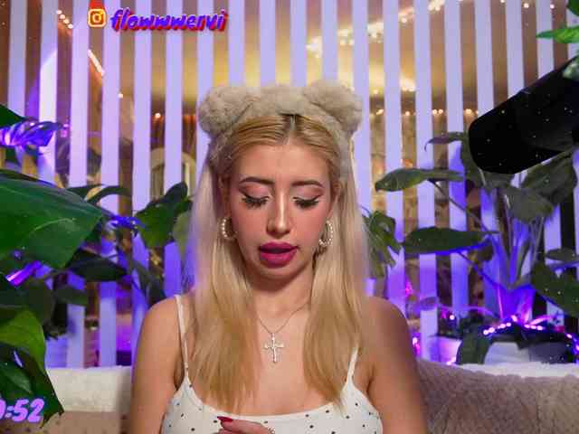FlowwwerGirl webcam