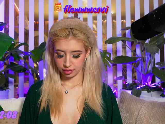 FlowwwerGirl webcam