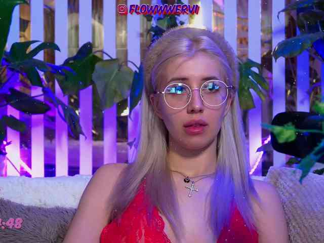 FlowwwerGirl webcam