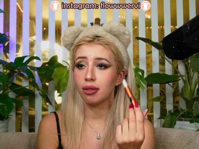 FlowwwerGirl webcam