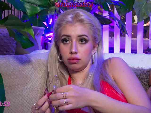 FlowwwerGirl webcam
