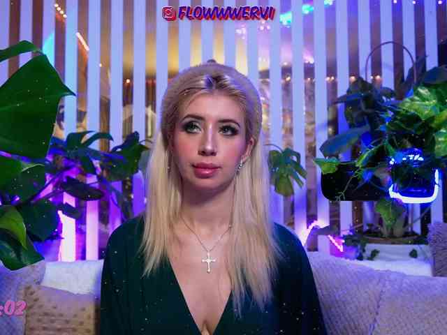 FlowwwerGirl webcam