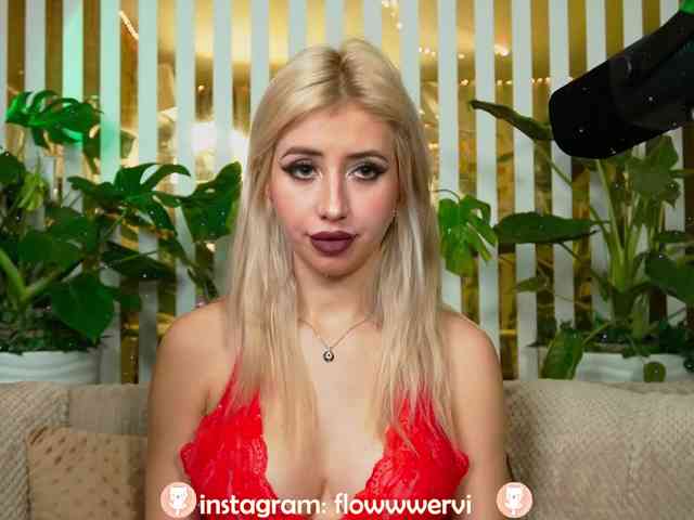 FlowwwerGirl webcam