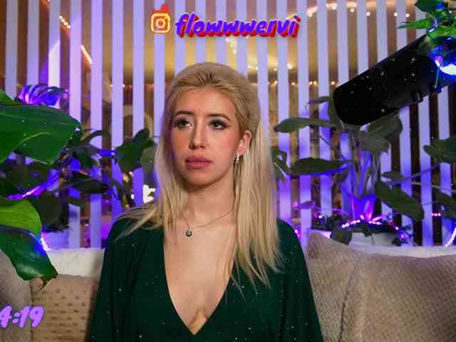 FlowwwerGirl webcam