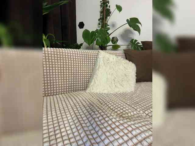 strip chat online MiaLiaHot