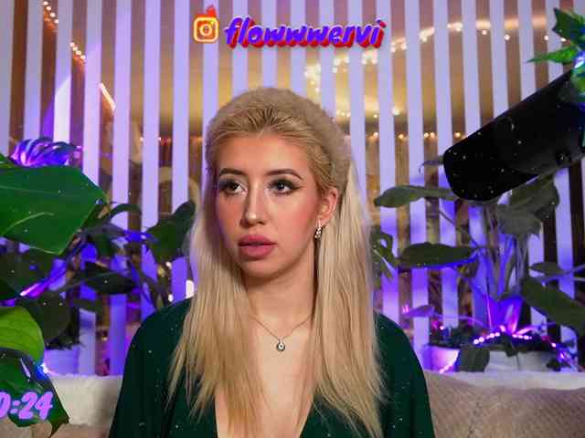 FlowwwerGirl webcam
