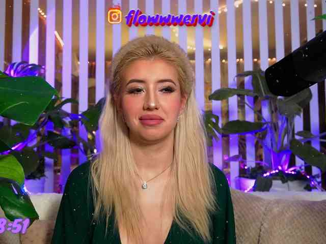FlowwwerGirl webcam