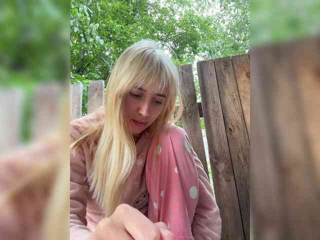 MiaLiaHot