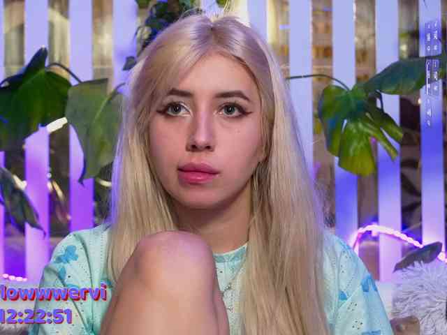 FlowwwerGirl webcam