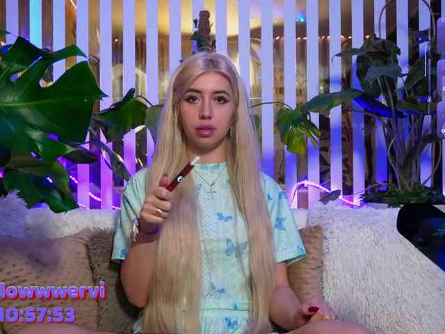 FlowwwerGirl webcam