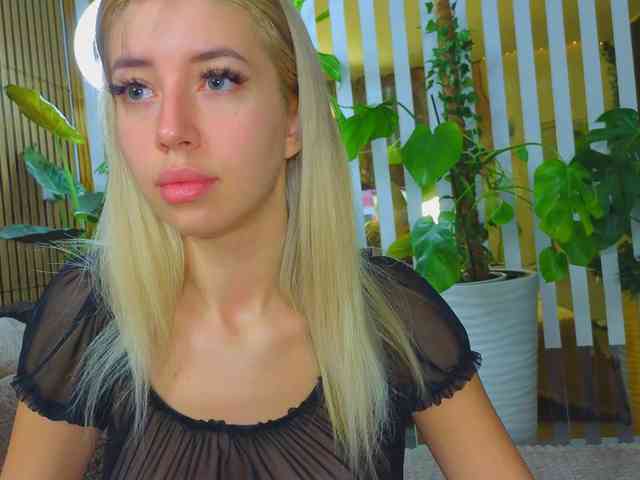 MiaLiaHot