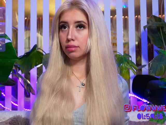 FlowwwerGirl webcam