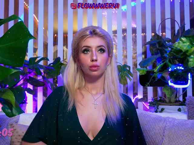 FlowwwerGirl webcam