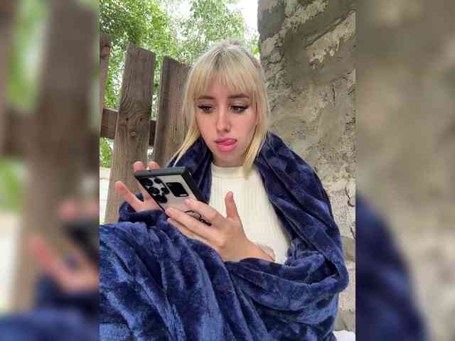 MiaLiaHot
