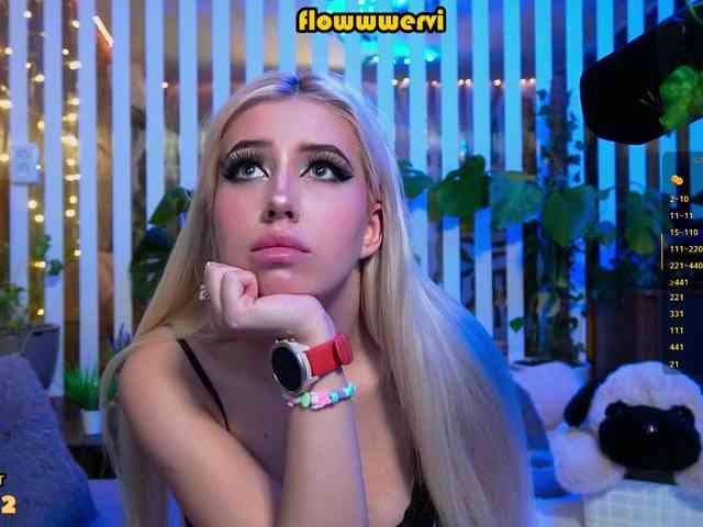 FlowwwerGirl webcam