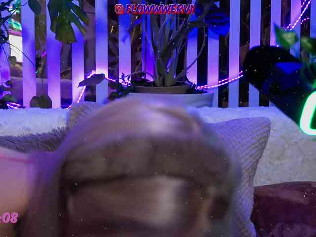 FlowwwerGirl webcam