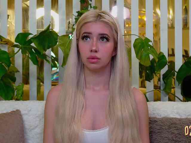 free live cam sex MiaLiaHot