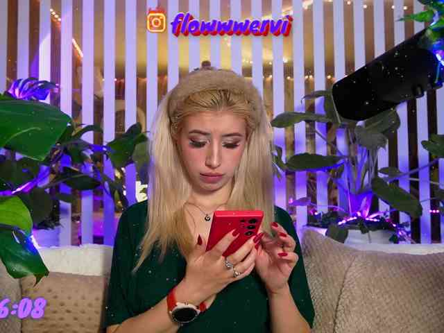 FlowwwerGirl webcam