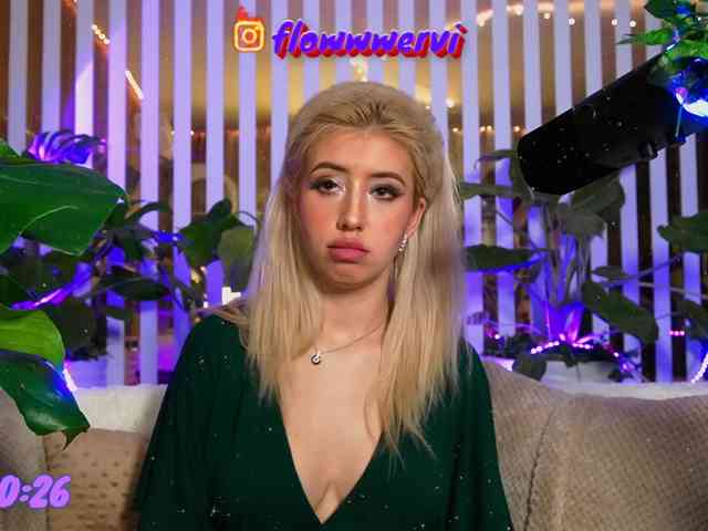 FlowwwerGirl webcam