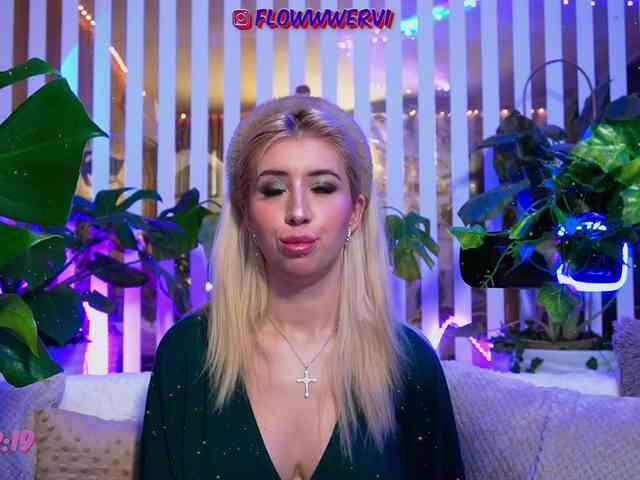 FlowwwerGirl webcam