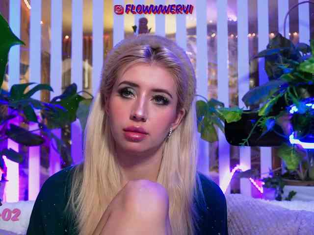 FlowwwerGirl webcam