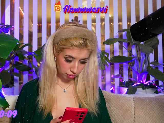FlowwwerGirl webcam
