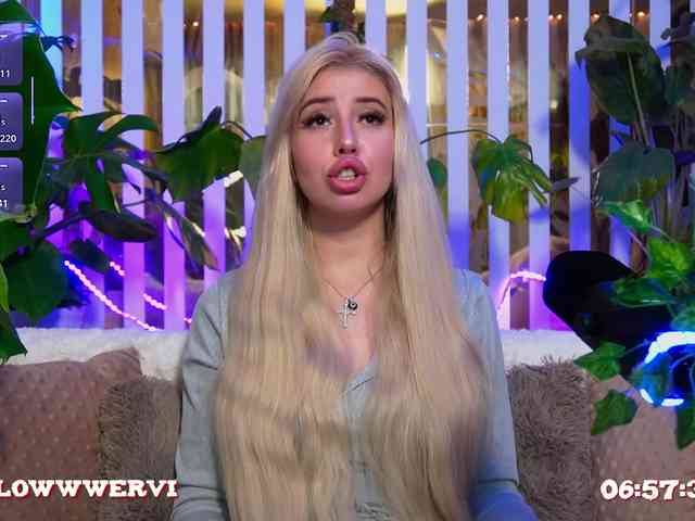 free live cam sex MiaLiaHot