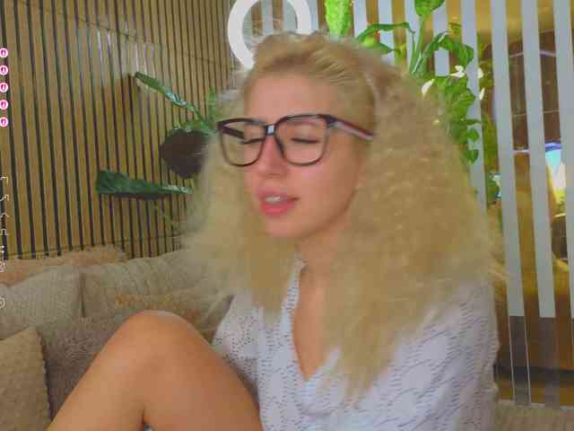 MiaLiaHot Live Webcam on BongaCams