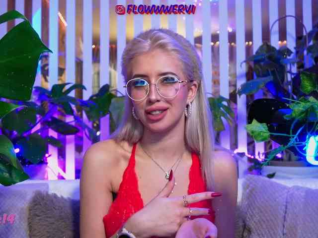 FlowwwerGirl webcam