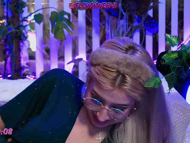 FlowwwerGirl webcam