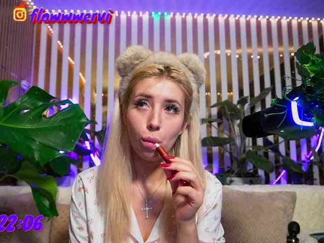 FlowwwerGirl webcam