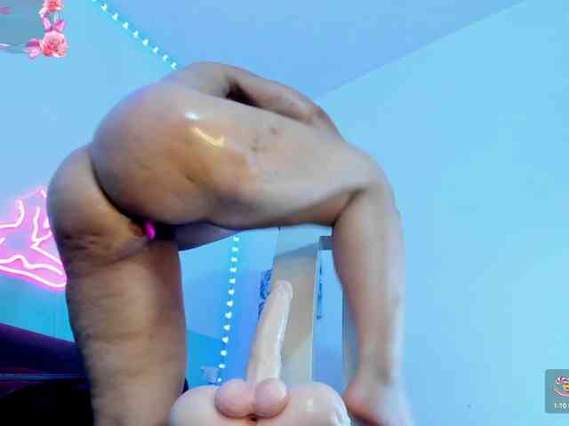 curvymilff webcam