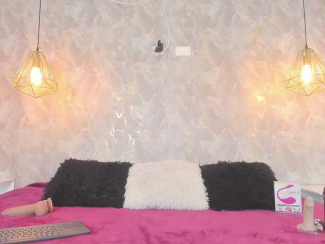 leigh-angels's BongaCams show and profile