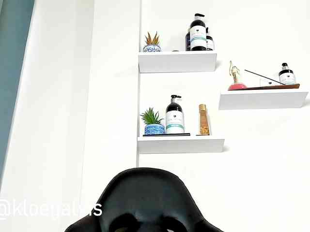 kloe-squirts webcam
