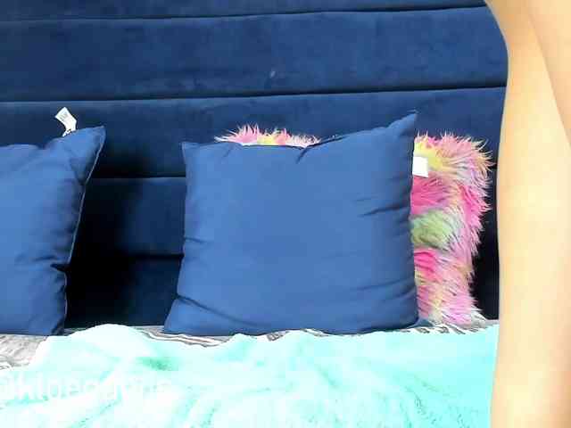 kloe-squirts webcam