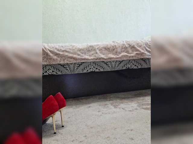 Malvina11's BongaCams show and profile